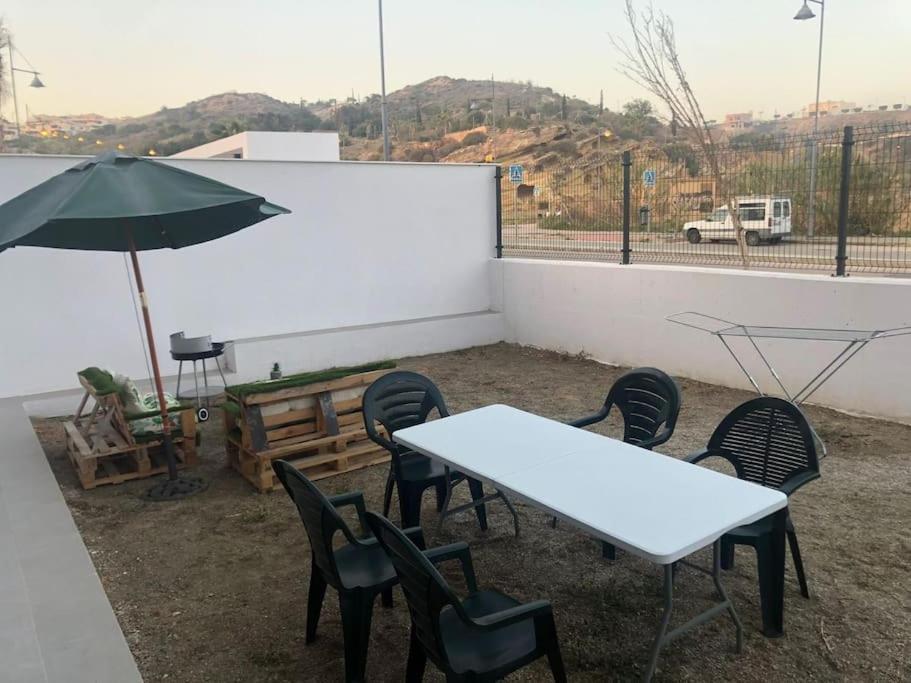 Apartment Bajo Con Jardin En Primera Linea De Playa Málaga